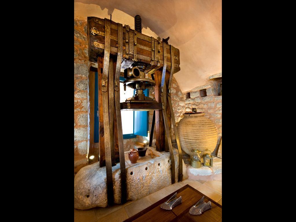 Pírgos Dhiroú Arapakis Historic Castle 아파트 호텔 외부 사진