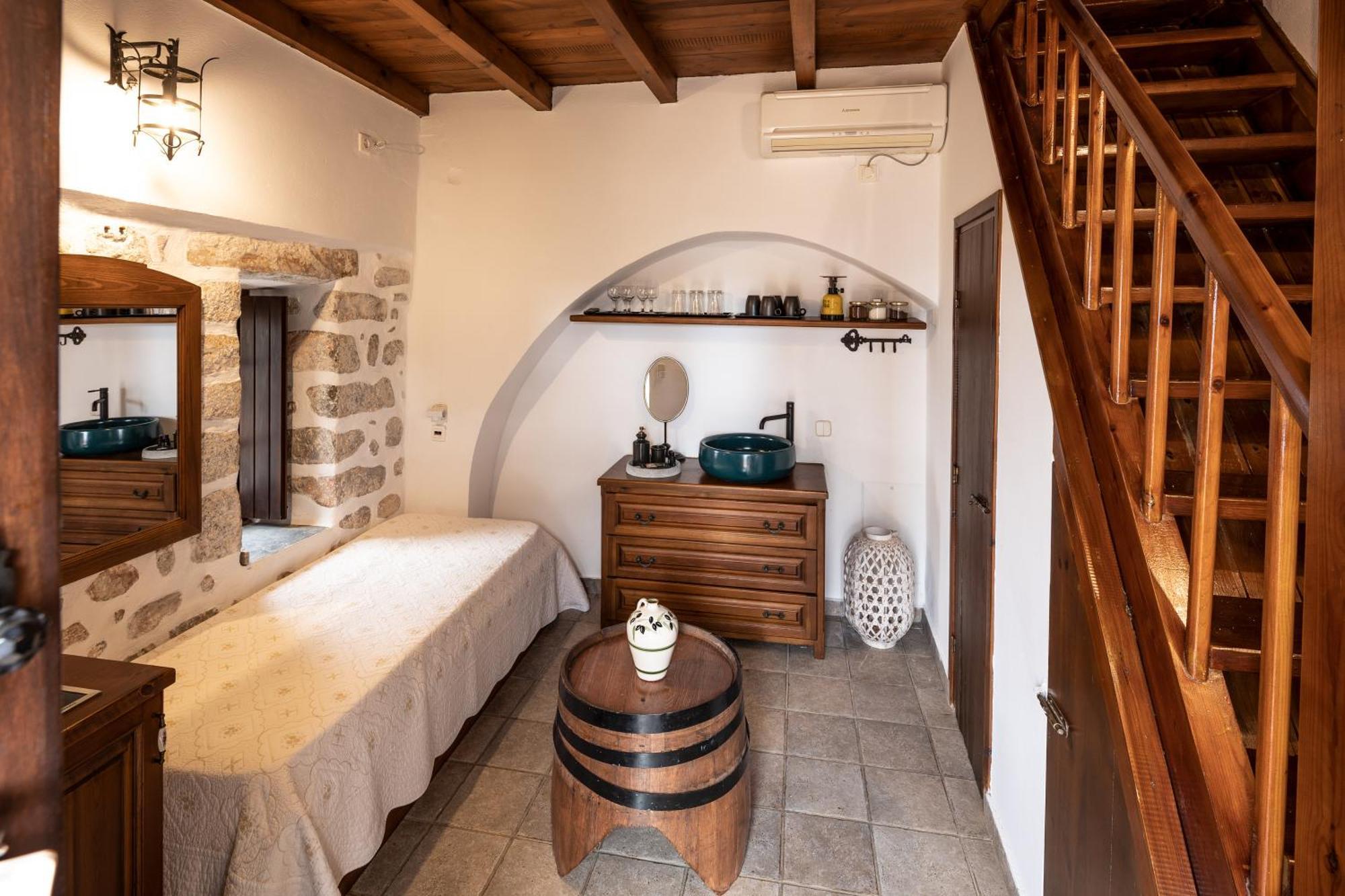 Pírgos Dhiroú Arapakis Historic Castle 아파트 호텔 외부 사진