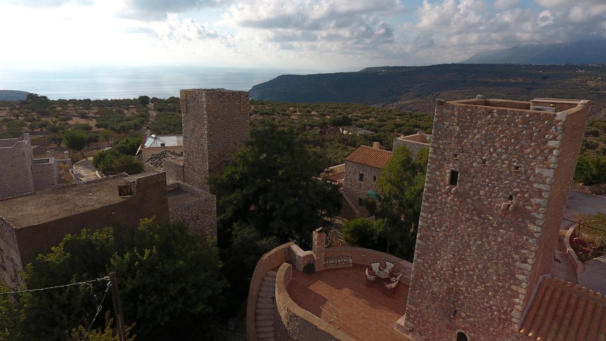 Pírgos Dhiroú Arapakis Historic Castle 아파트 호텔 외부 사진