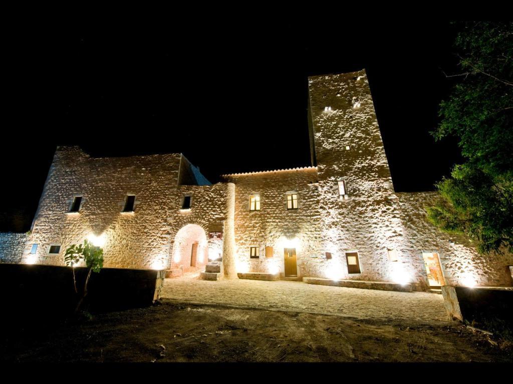Pírgos Dhiroú Arapakis Historic Castle 아파트 호텔 외부 사진