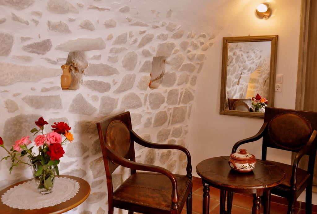 Pírgos Dhiroú Arapakis Historic Castle 아파트 호텔 외부 사진