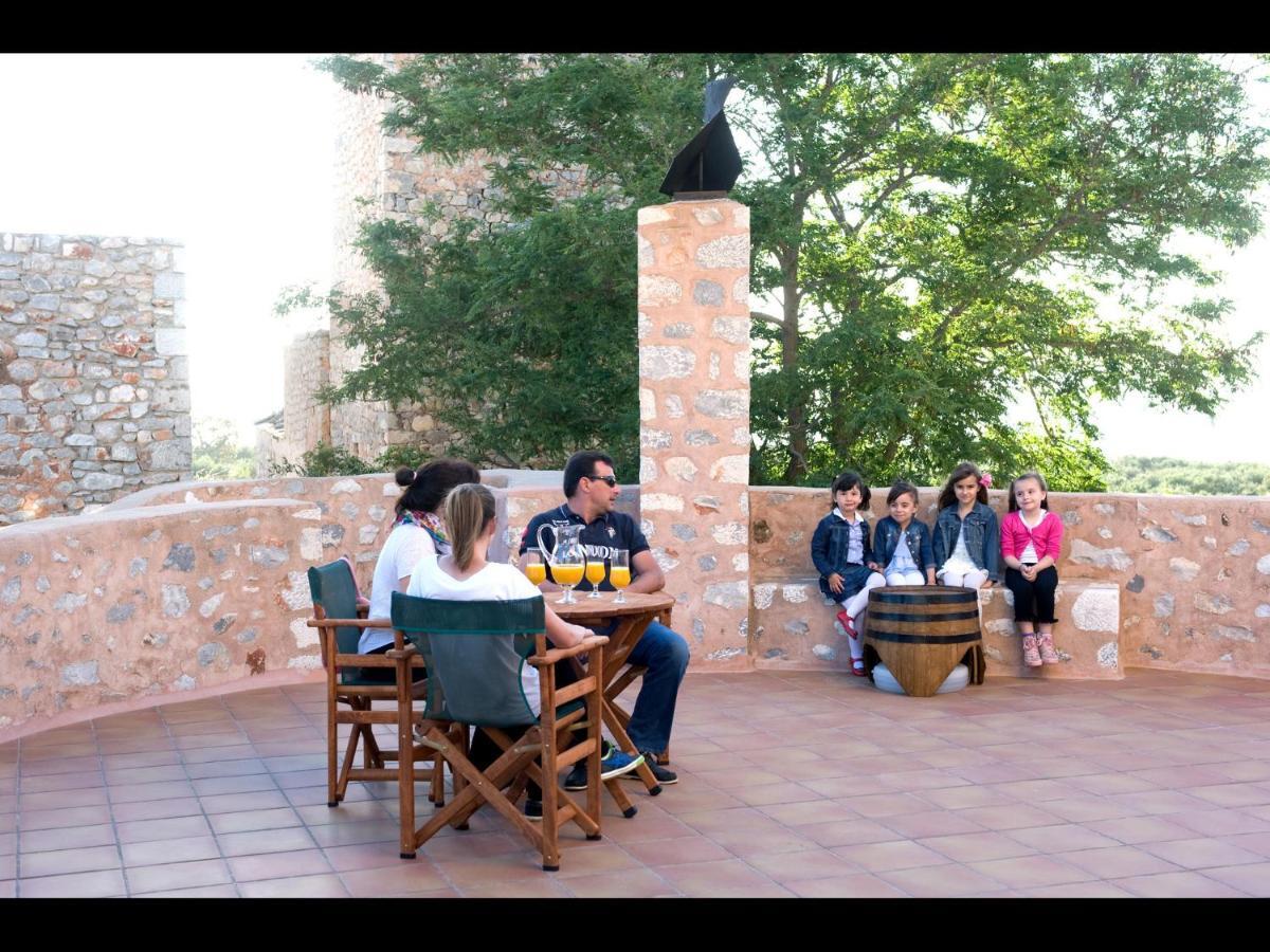 Pírgos Dhiroú Arapakis Historic Castle 아파트 호텔 객실 사진