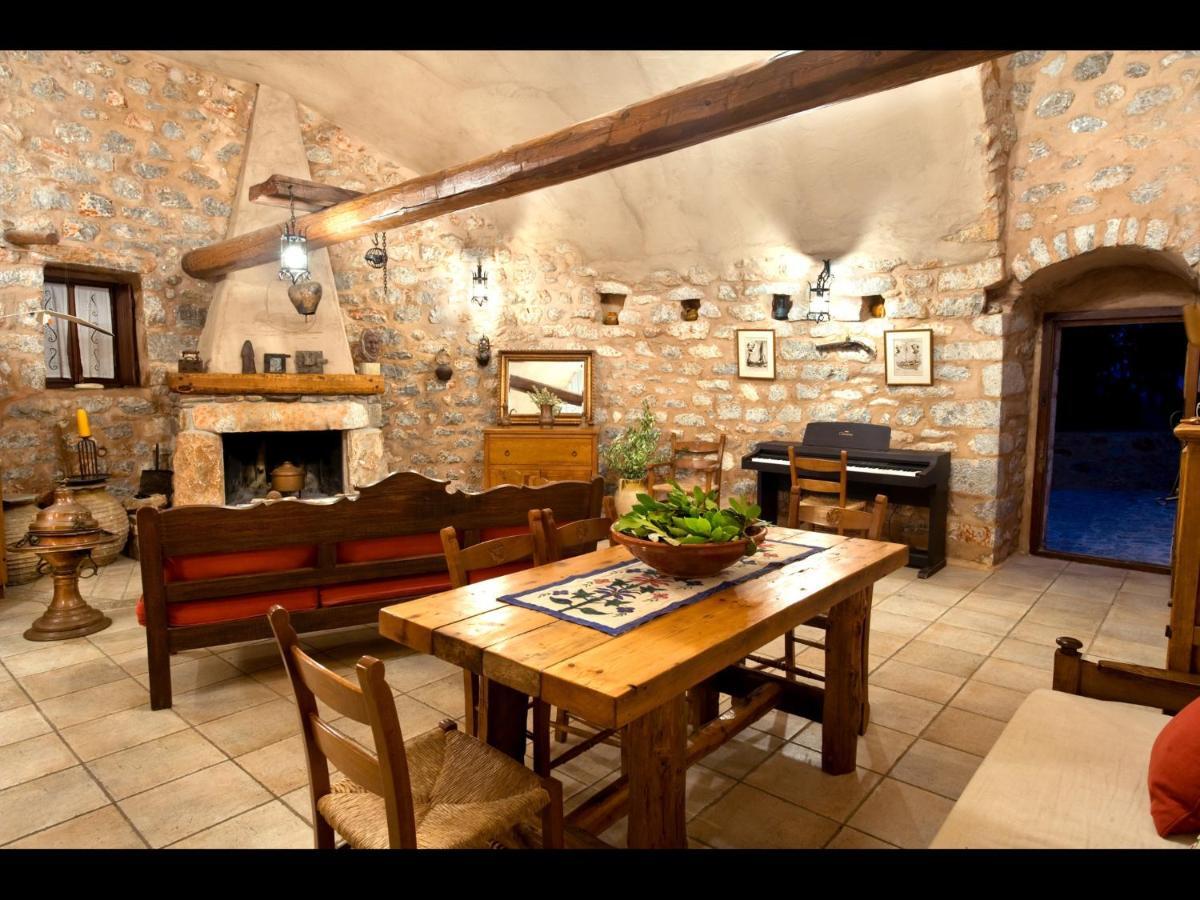 Pírgos Dhiroú Arapakis Historic Castle 아파트 호텔 객실 사진